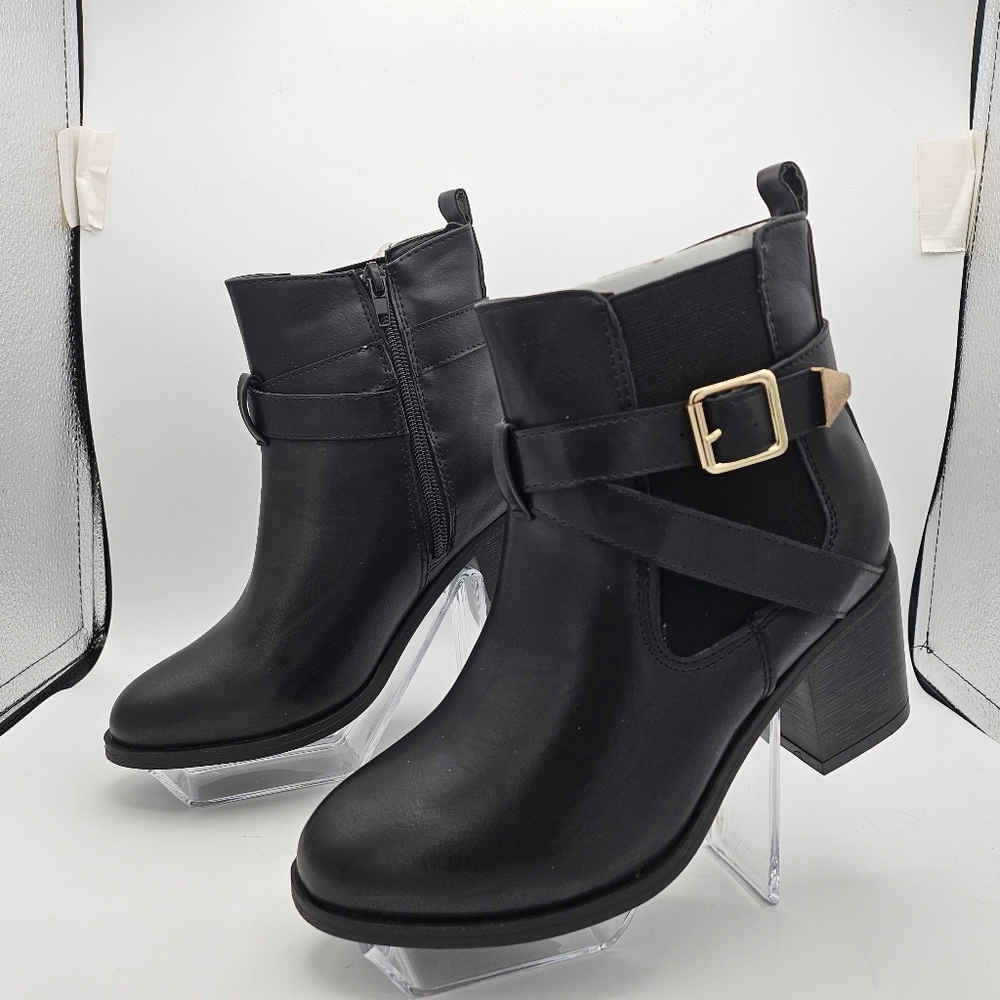 G.N.D. black ankle boots chunky heel new with box size 5